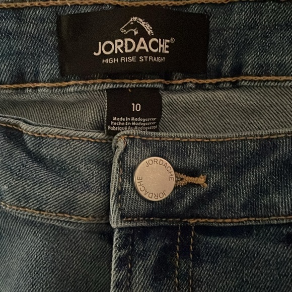 NEW-JORDACHE  Classic 
Women’s Straight- High Rise Jeans
Stretchy and soft - Picture 7 of 10